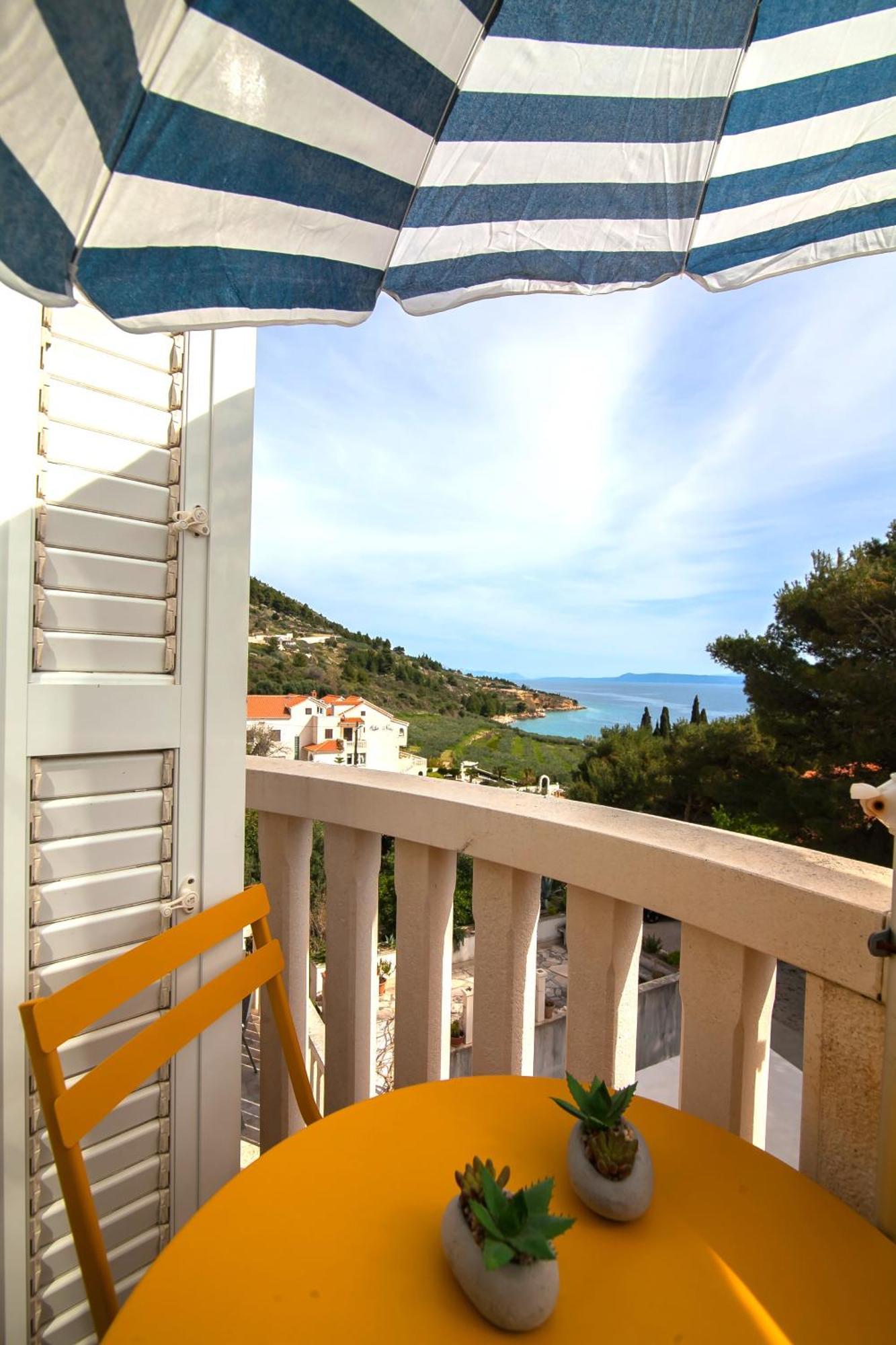 Helvetia Sunny Apartments Μπολ Εξωτερικό φωτογραφία