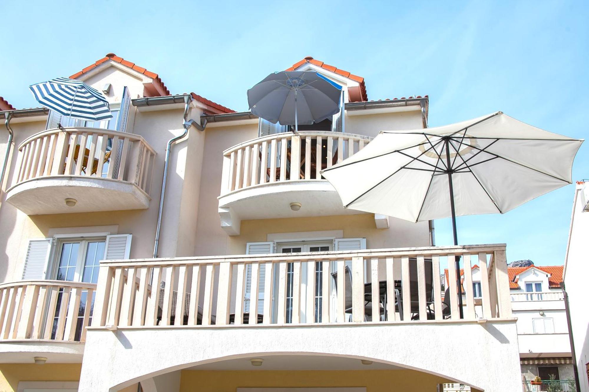 Helvetia Sunny Apartments Μπολ Εξωτερικό φωτογραφία