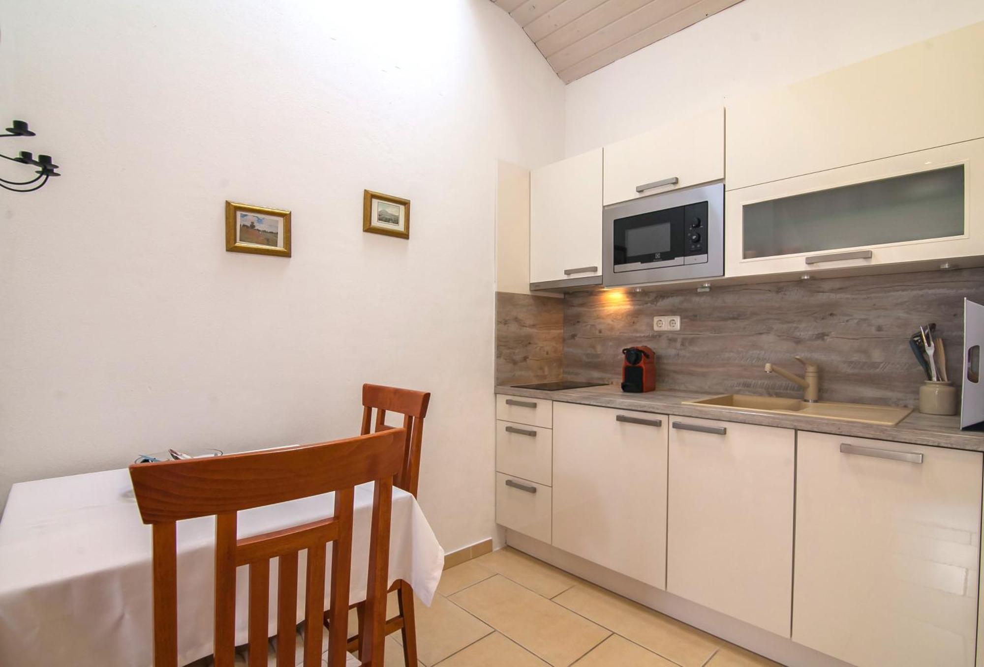 Helvetia Sunny Apartments Μπολ Εξωτερικό φωτογραφία