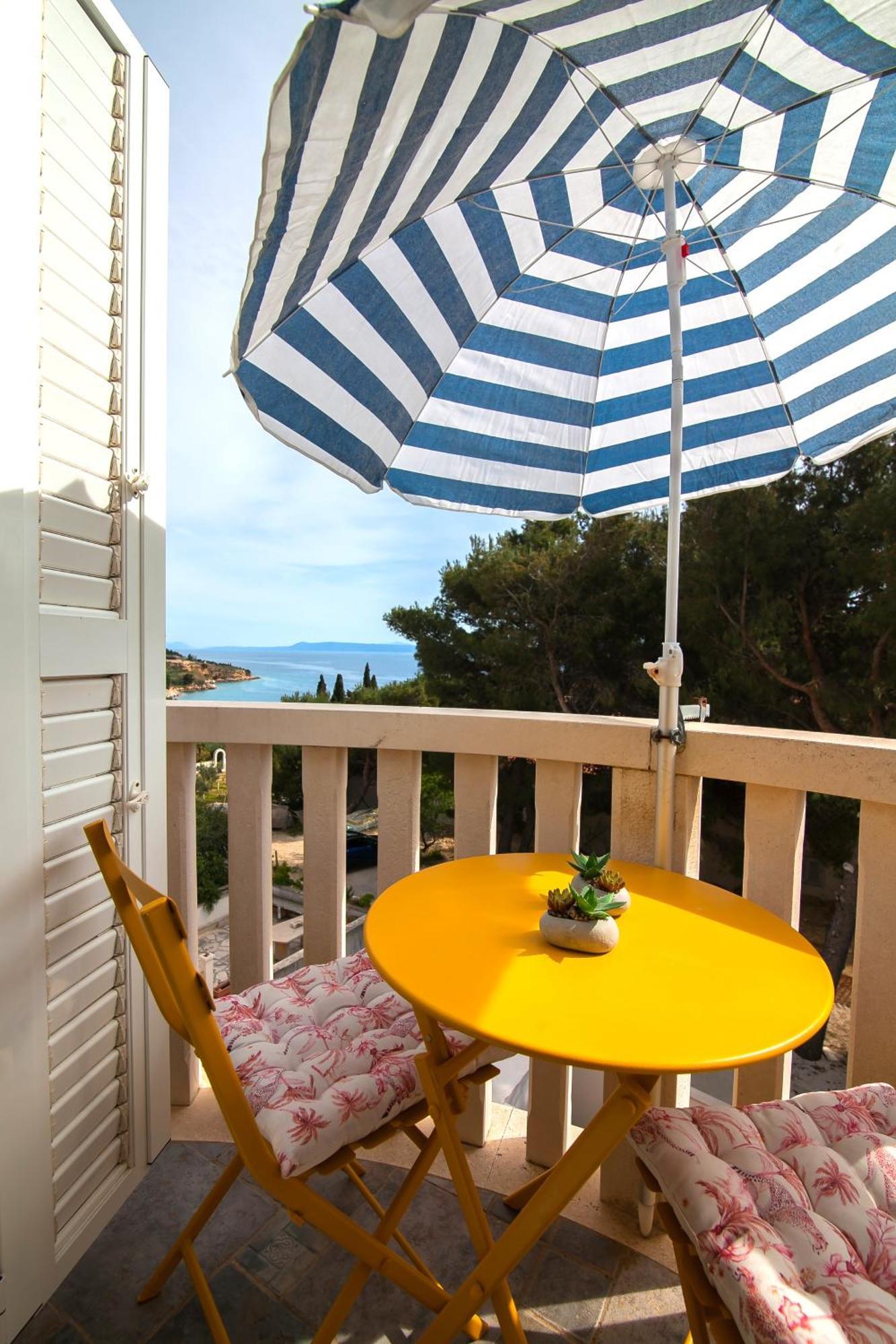 Helvetia Sunny Apartments Μπολ Εξωτερικό φωτογραφία