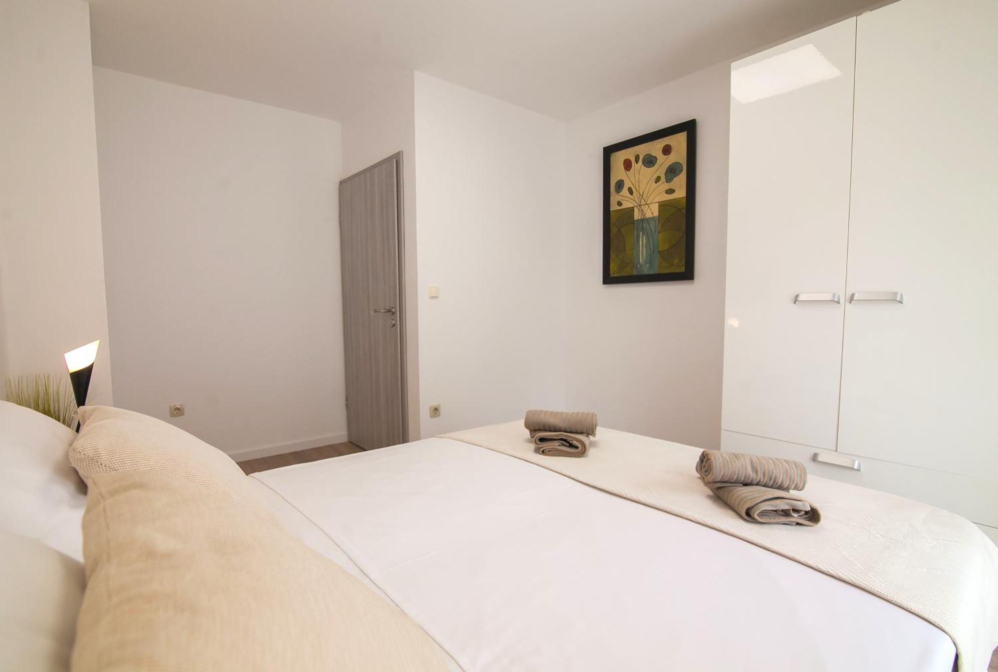Helvetia Sunny Apartments Μπολ Εξωτερικό φωτογραφία