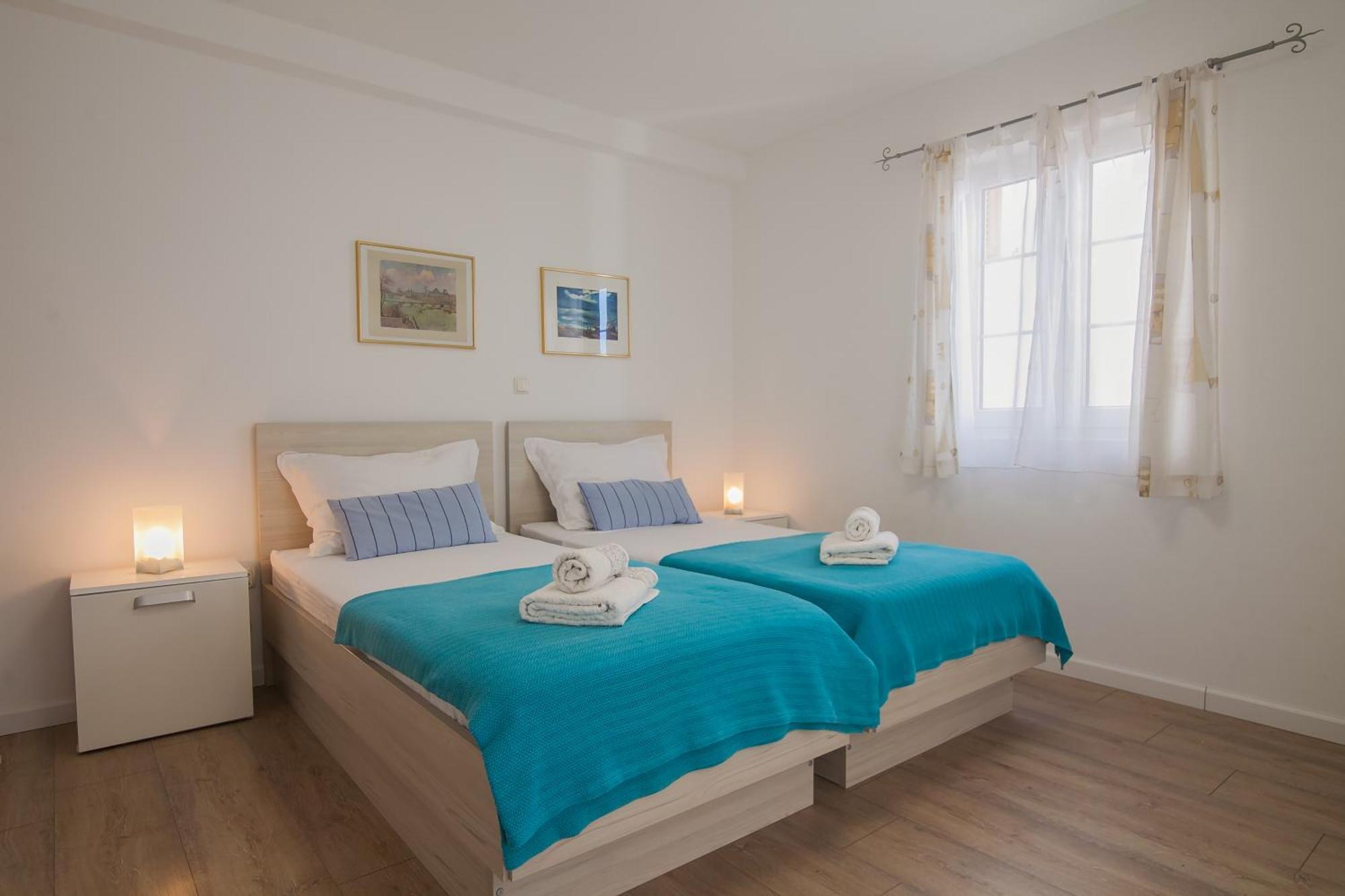 Helvetia Sunny Apartments Μπολ Εξωτερικό φωτογραφία