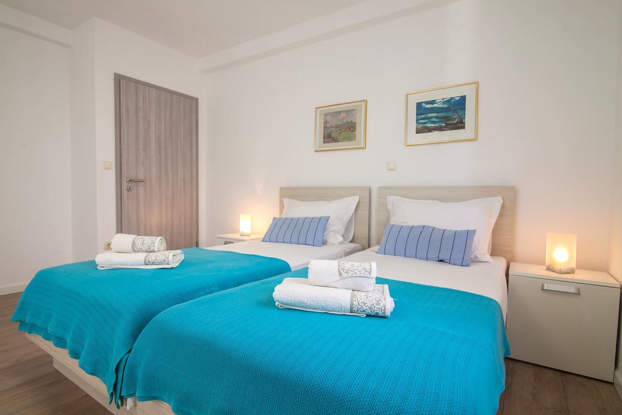 Helvetia Sunny Apartments Μπολ Εξωτερικό φωτογραφία