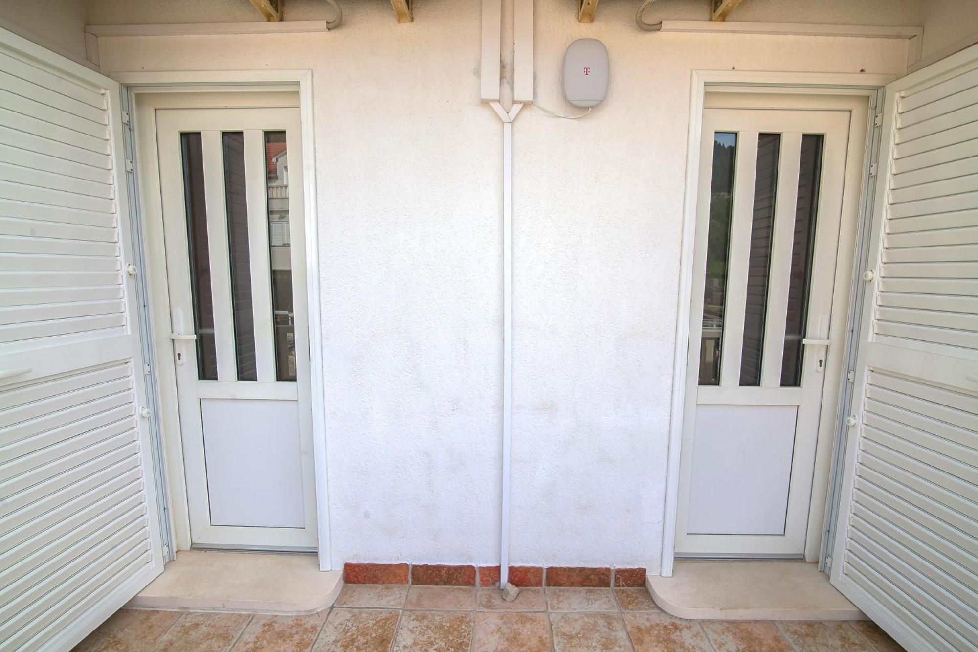 Helvetia Sunny Apartments Μπολ Εξωτερικό φωτογραφία