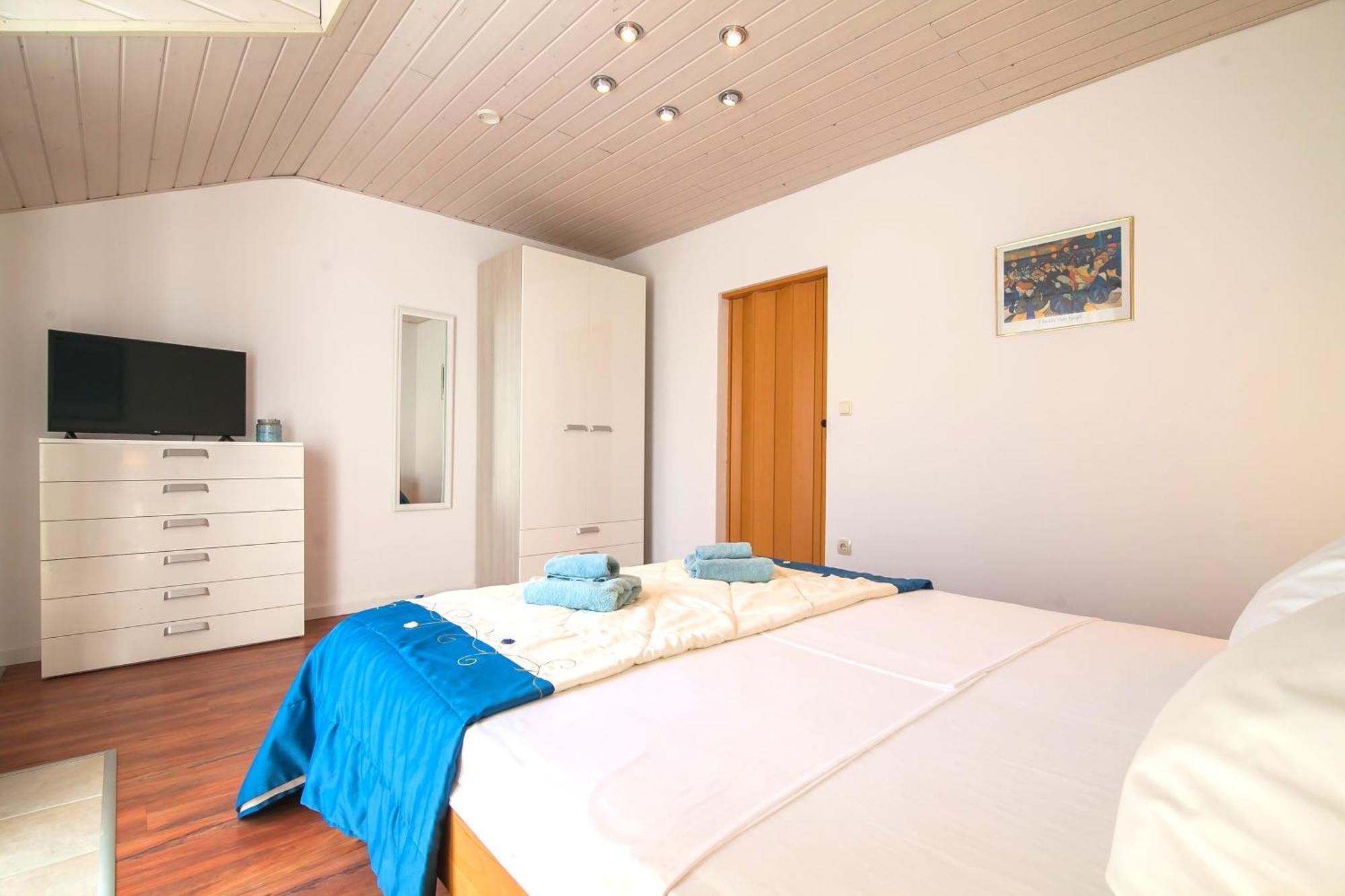 Helvetia Sunny Apartments Μπολ Εξωτερικό φωτογραφία